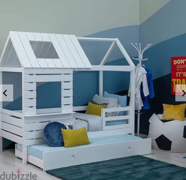 Kids house dual bed - like new 3