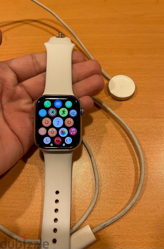 Apple Watch Series 8 ((45MM) Stainless Steel LTE 0