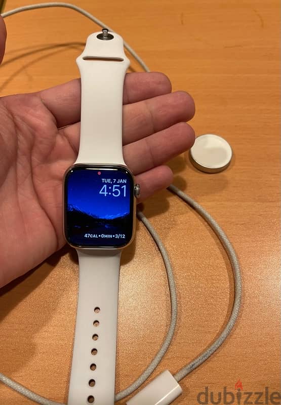 Apple Watch Series 8 ((45MM) Stainless Steel LTE 1