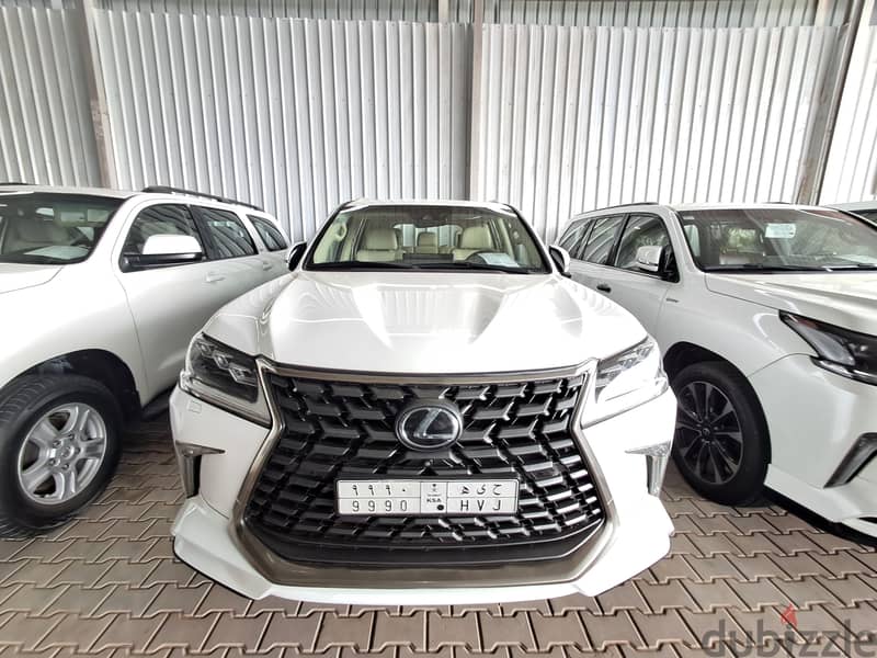 Lexus LX570 2016 0