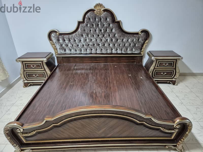 Solid Wood King Sized Bedroom Set 0