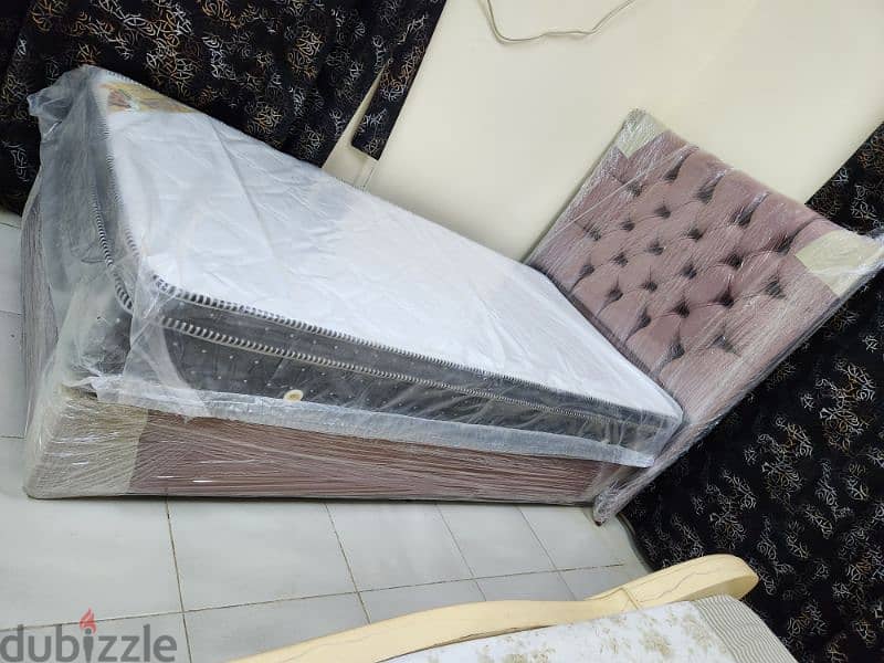 King size bed set with mattress and single Bed with mattress 0