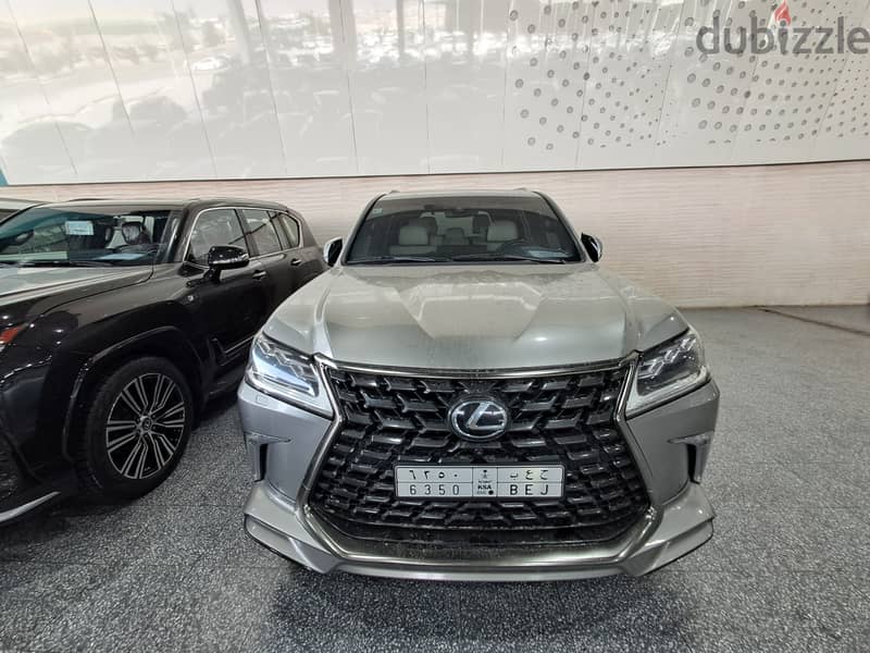 Lexus LX570 2017 0