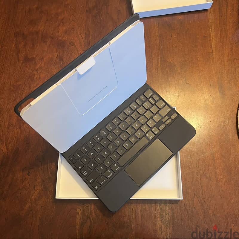 Apple iPad Pro 11-inch + Magic Keyboard & Apple Pencil 1