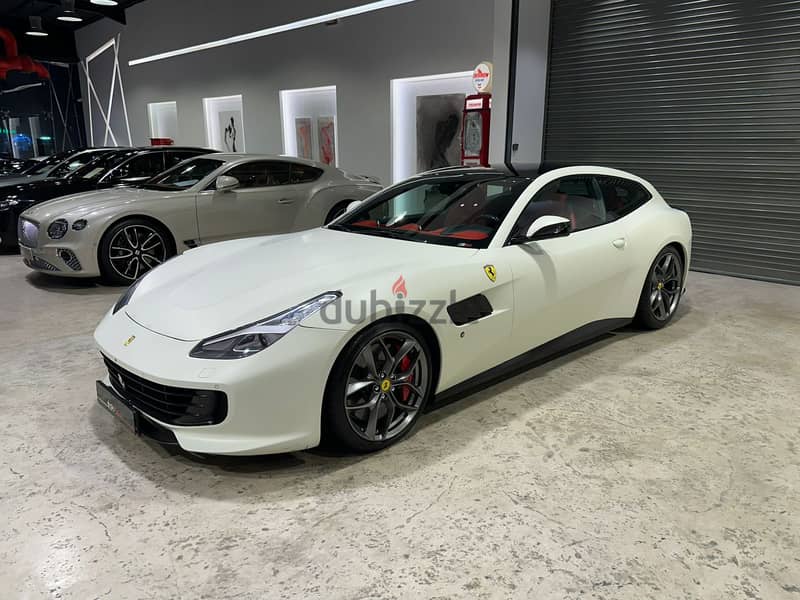 Ferrari GTC4Lusso 2018 0