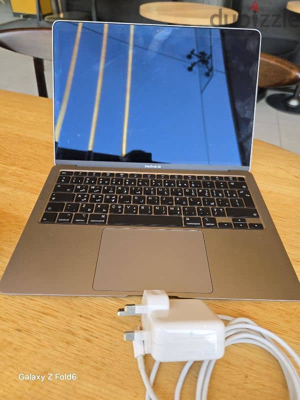 MacBook Air 13.3-inch 2020 1