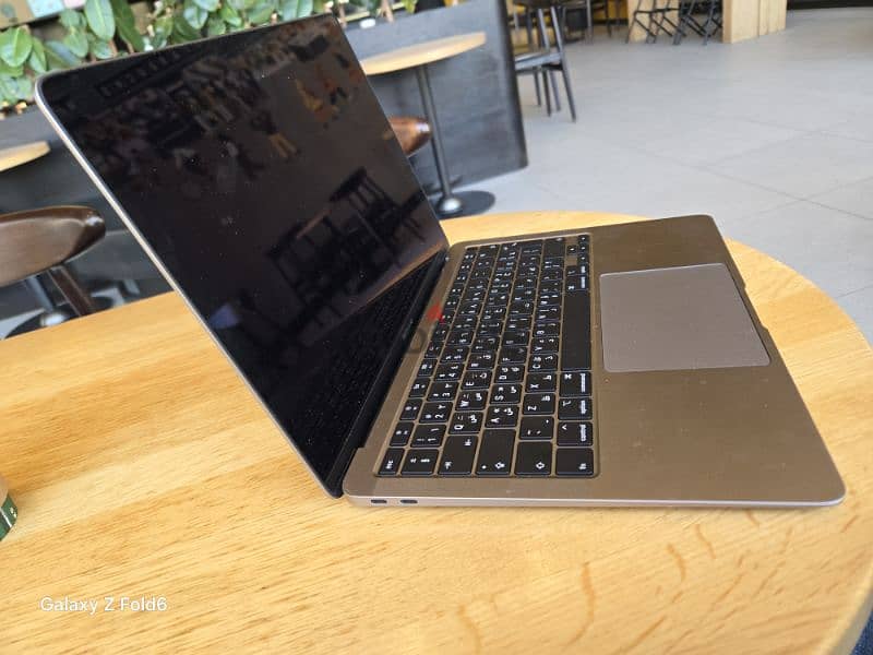 MacBook Air 13.3-inch 2020 4