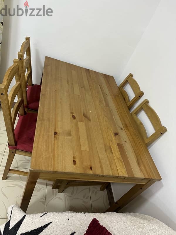 dining table 4 seater 0