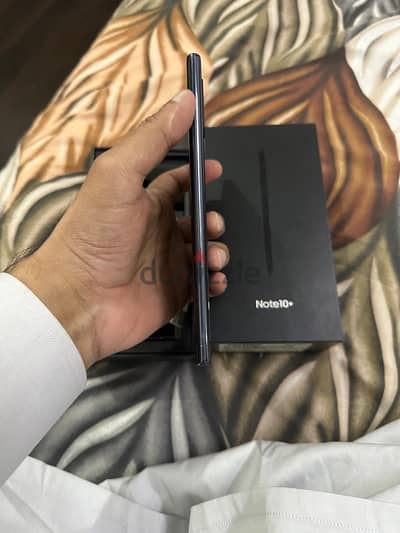 samasung Note10plus neat and clean