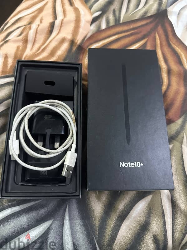 samasung Note10plus neat and clean 3