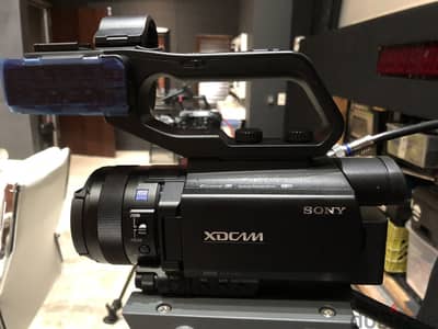 SONY PXW - X70 FULL HD XDCAM HANDHELD CAMCORDER