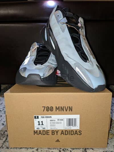 Yeezy Boost 700 MNVN