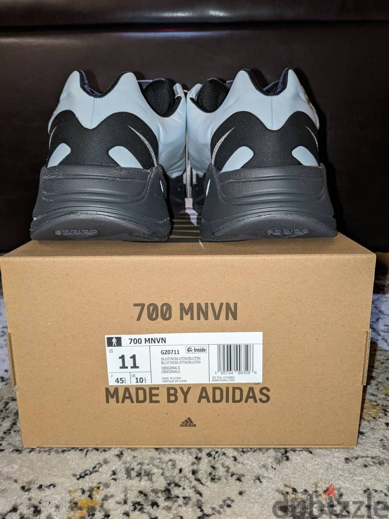 Yeezy Boost 700 MNVN 4