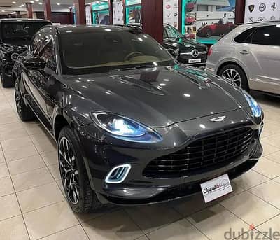 Aston Martin DBX 2021