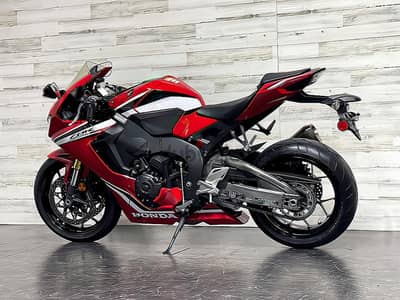 2021 Honda CBR 1000RR (+971561943867)