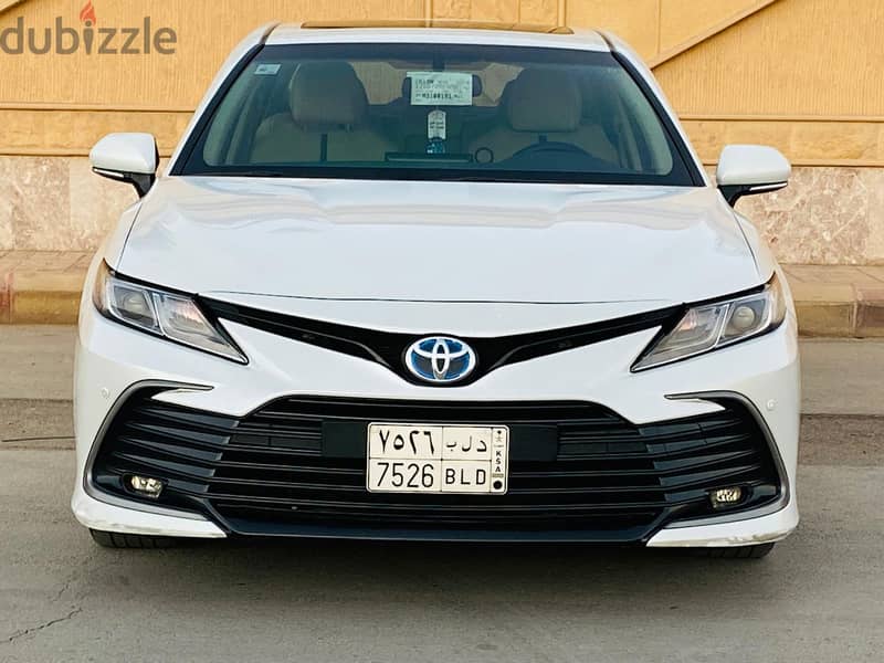 Toyota Camry gle 2021 0