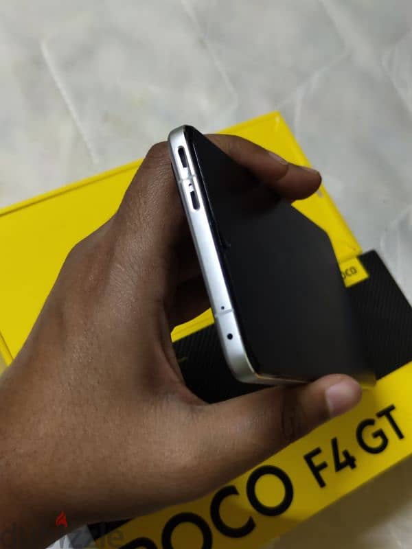 Xiaomi Poco F4 GT 5G 4