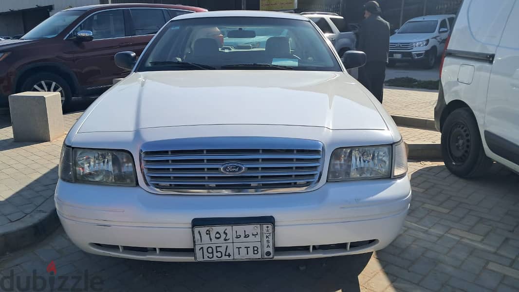 Ford Crown Victoria 2010 0