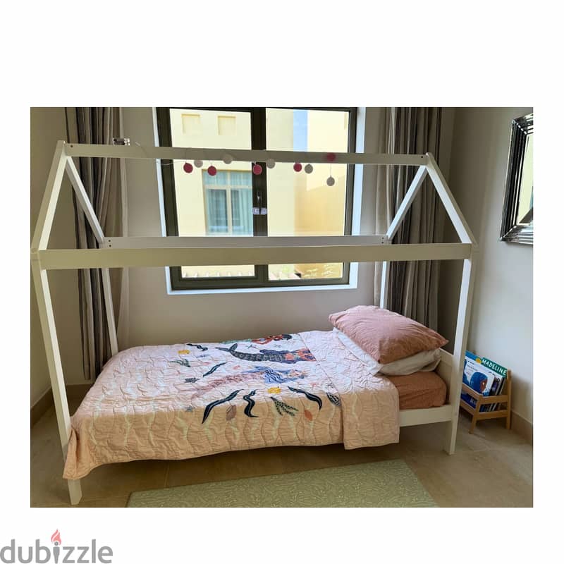 Children's white wooden hut bed 0