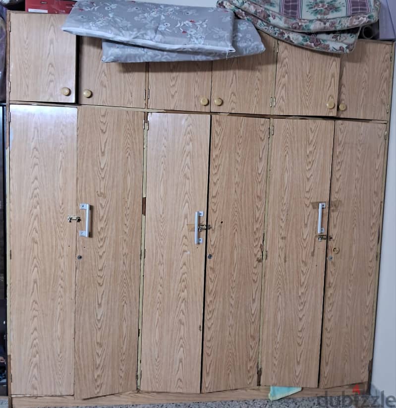 Cupboard suitable for hall and bedroom, in good condition. 1