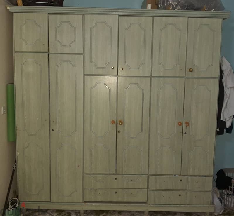 Cupboard suitable for hall and bedroom, in good condition. 0