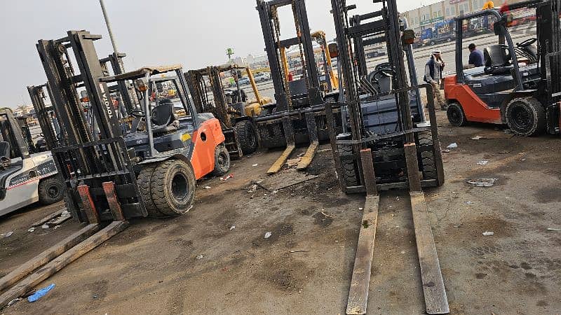 رافعه شوكيه للايجار فوركلفت فوركليفت رافعات شوكيه للايجار forklift 2