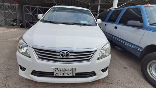 Toyota Innova 2012