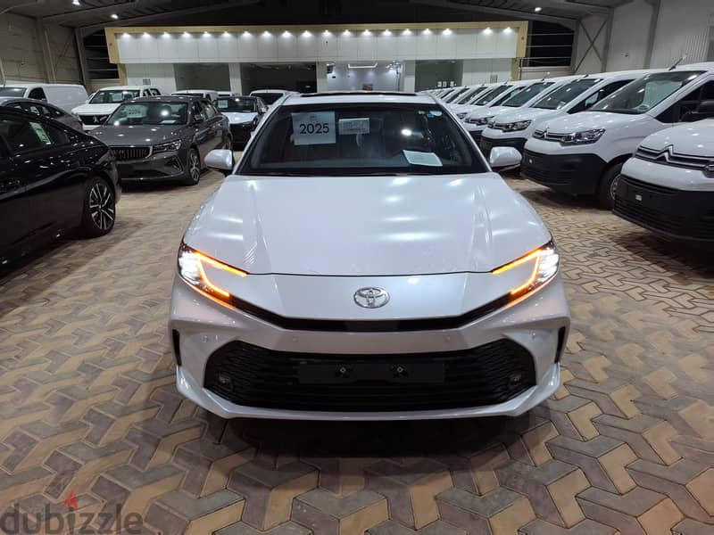 Toyota Camry LE 2025 0