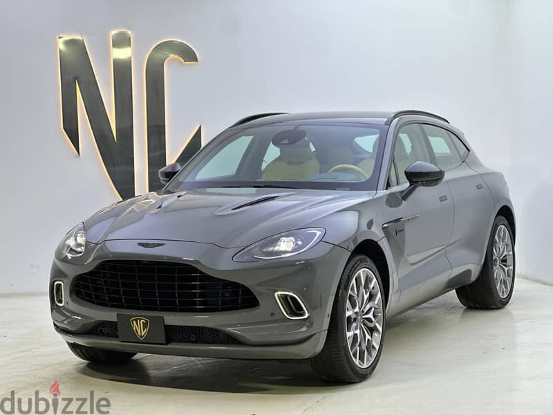 Aston Martin DBX 2021 0