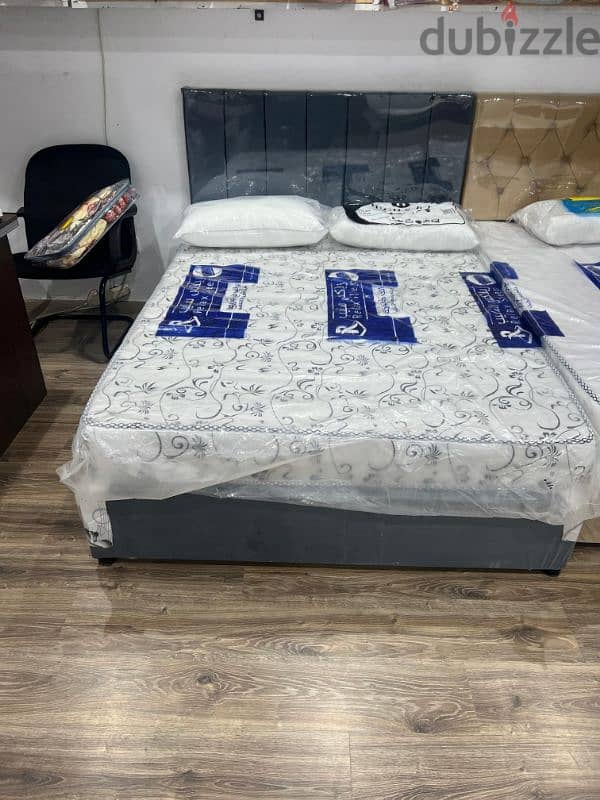 Brand New beds in all sizes are available with mattresses or without 4