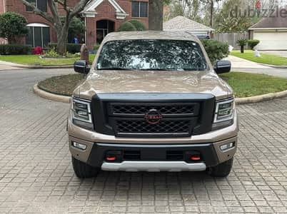 Nissan Titan 2021  Titan Crew Cab · PRO-4X Pickup 4D 5 1/2 ft