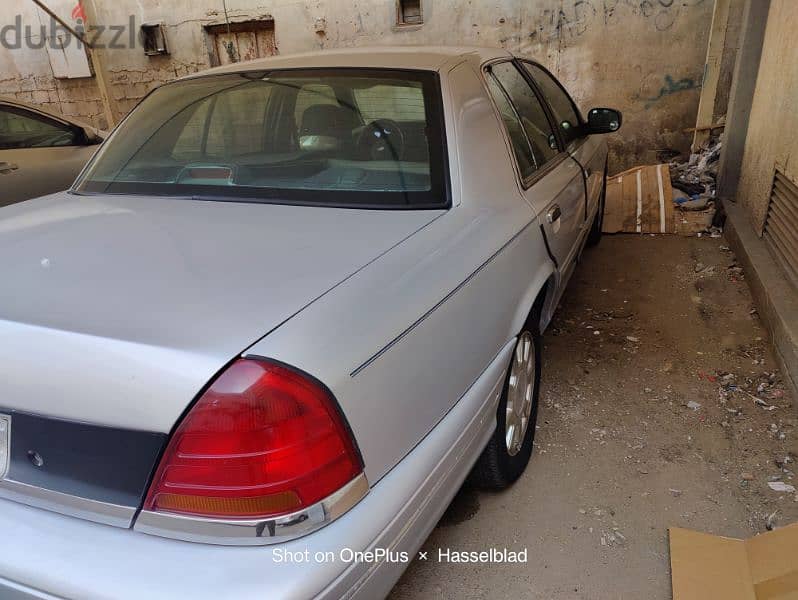 Ford Crown Victoria 2001 0