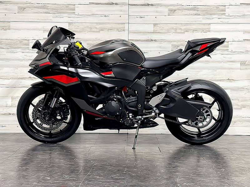 2024. SUZUKI GSX-R600 +974 66574363 0