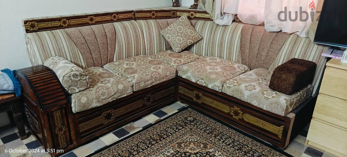 12 seater sofa set with center table. SAR 1000 3