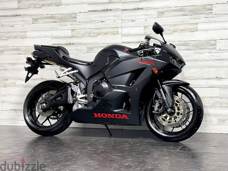 2019 Honda CBR 600RR  (+97466574363) 1