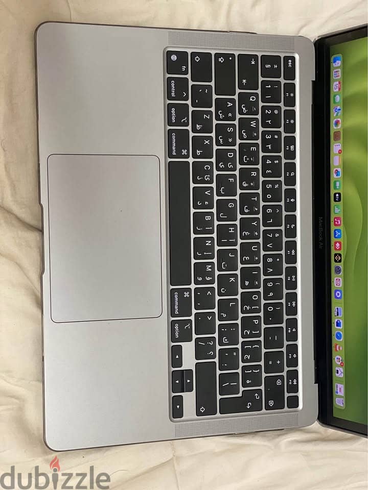 Macbook Air m1 chip 8gb ram 256 storage 1