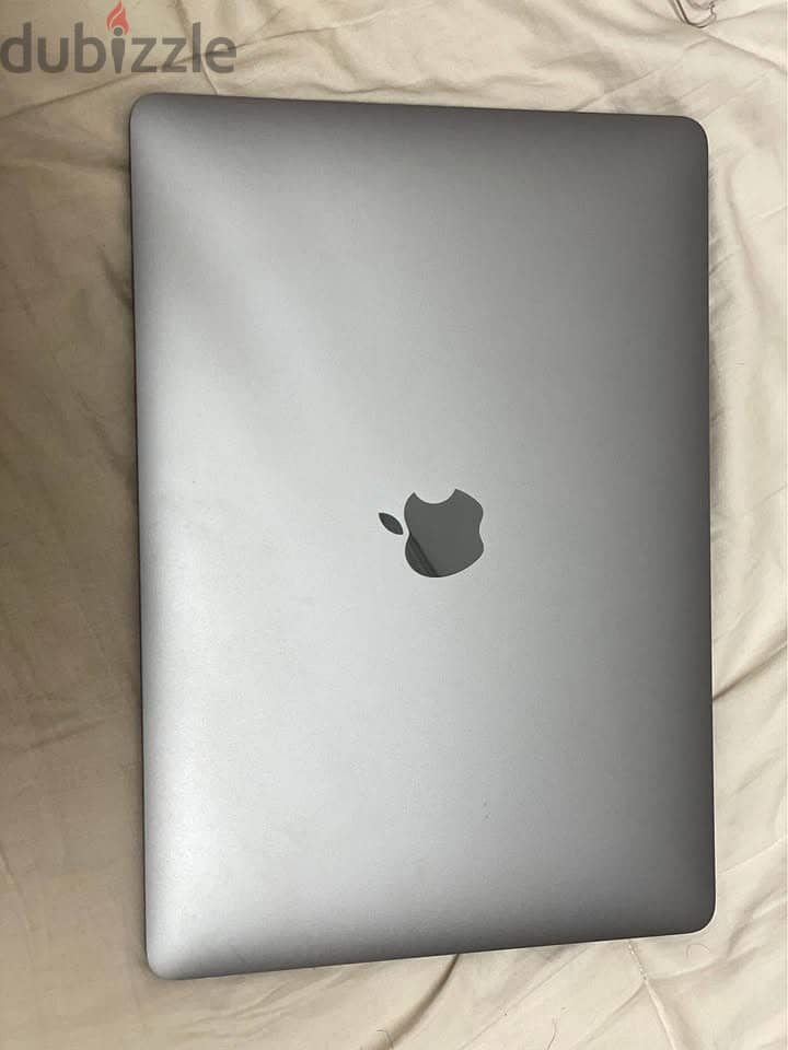 Macbook Air m1 chip 8gb ram 256 storage 2