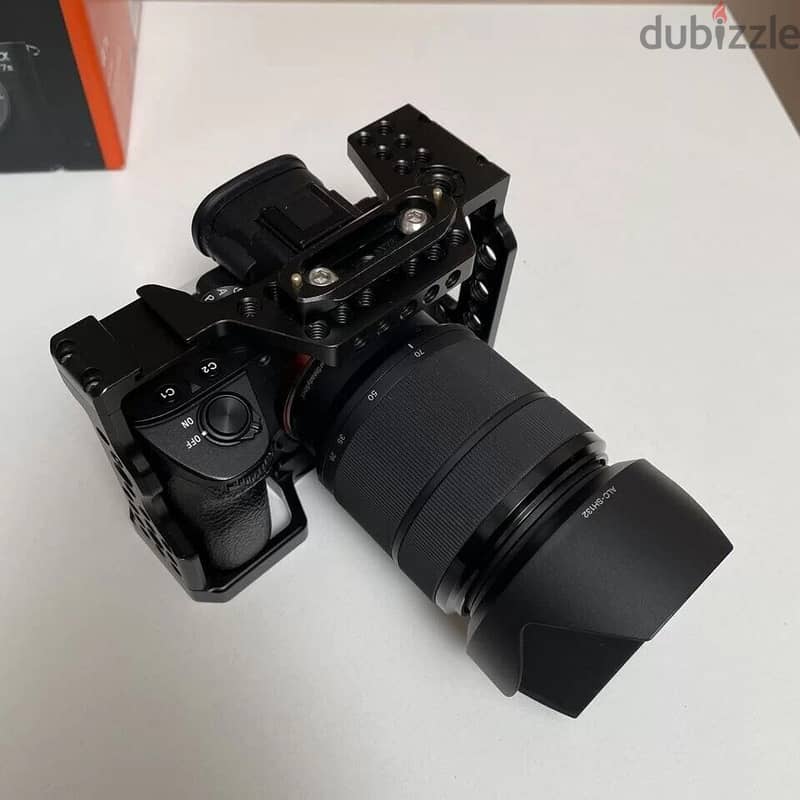 Sony - Alpha A7 III Mirrorless FE 28-70 mm F3.5-5.6 OSS Lens 1