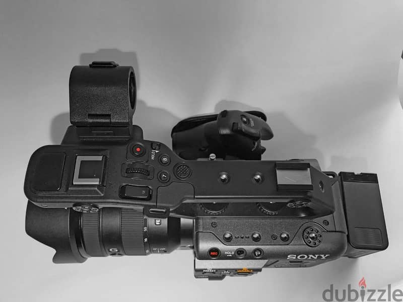 Sony FX6 Digital Cinema  Kit 24-105mm Lens 0