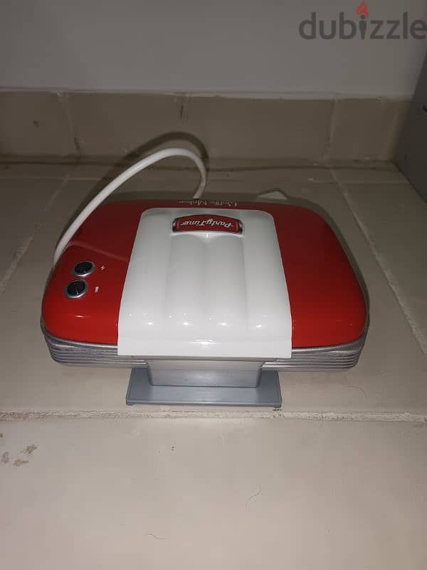 ariete waffle maker new condition 3