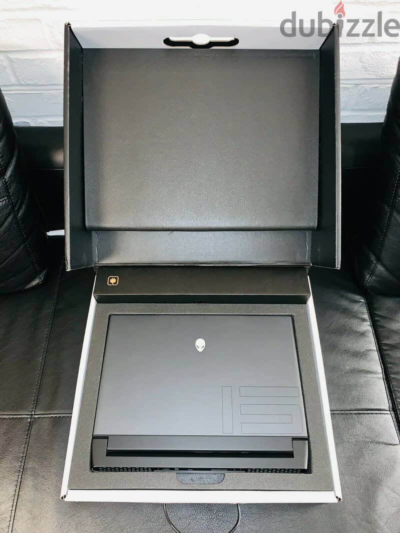 Alienware - m15 R4 15.6" FHD - Intel Core i7 - 16GB - 512GB SSD 1