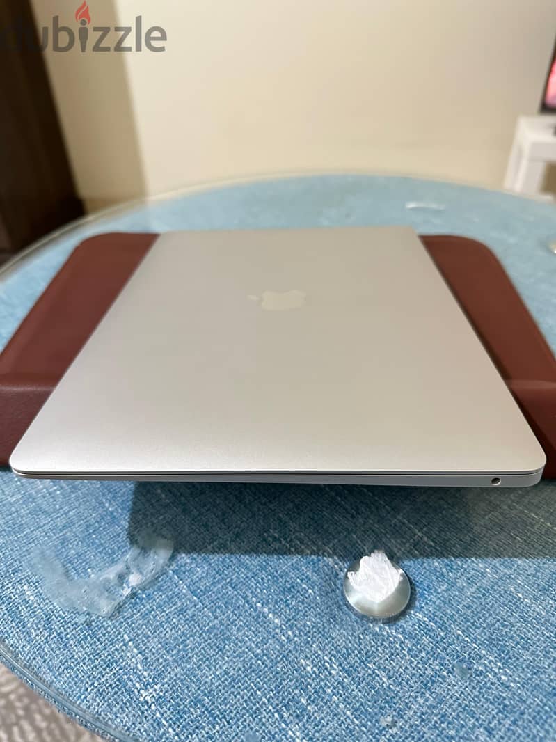 HURRY !! URGENT SALE MacBook Air 13.3" (Apple M1 Chip) 4