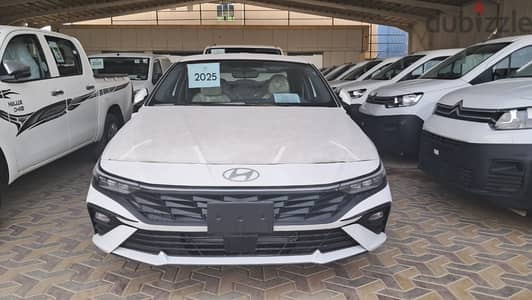 Hyundai Elantra  smart 2.0  2025