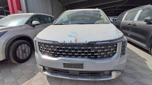 Kia Carnival half opiton 2025