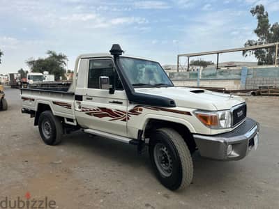 Toyota Land Cruiser Pickup 2023 DLX