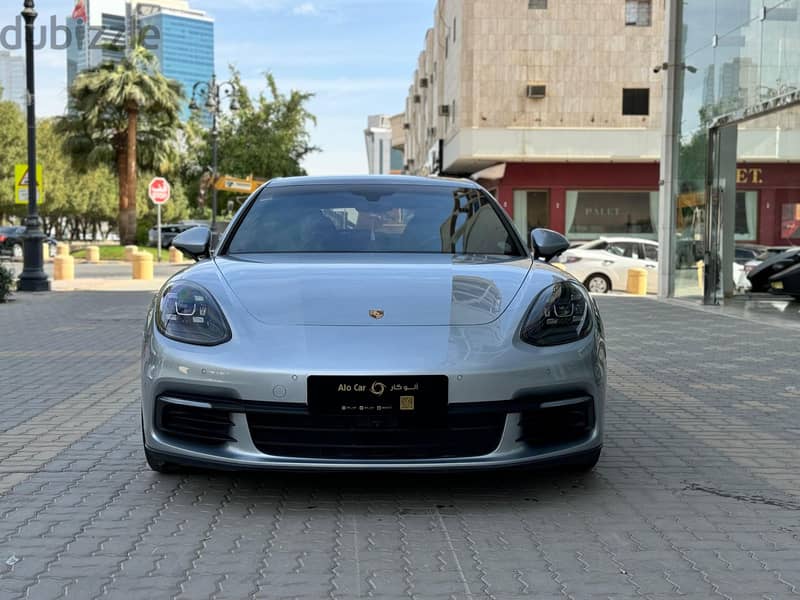 Porsche Panamera Turismo 2018 0