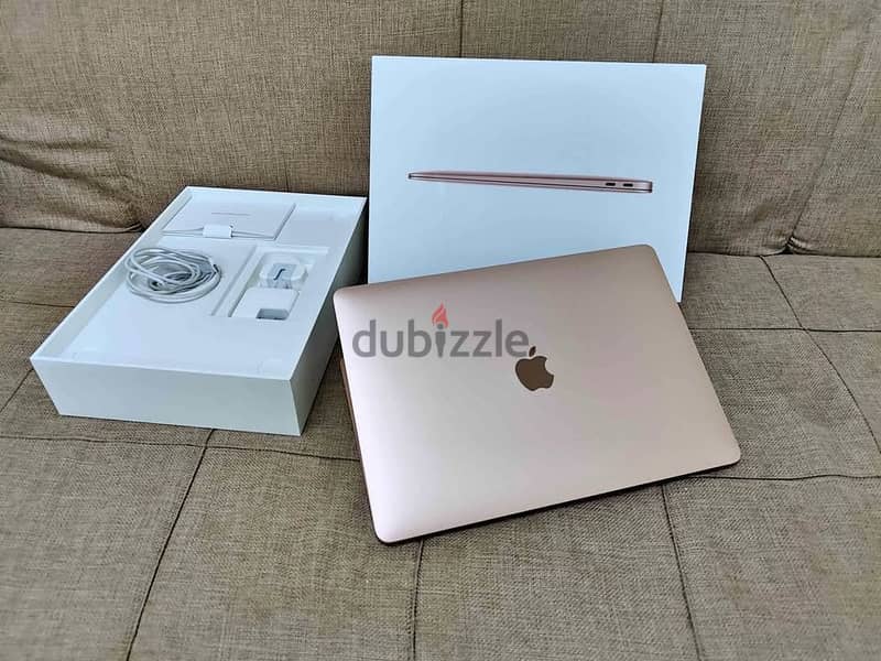 MacBook Air M1, very clean, With Original charger and wireless mouse a 2