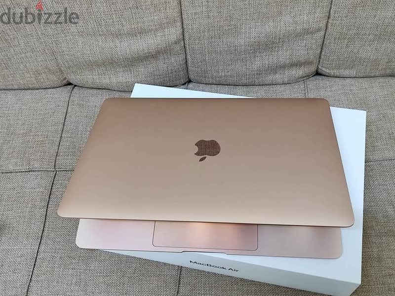 MacBook Air M1, very clean, With Original charger and wireless mouse a 4