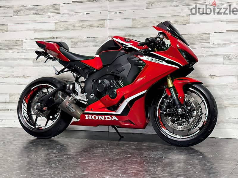 2018 Honda CBR1000RR  (+97466574363) 1