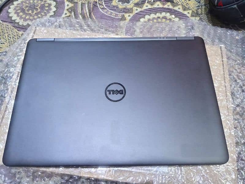 Urgent sell "Dell Latitude 7450 - Core i7 (5th Gen)-8GB RAM -256GB SSD 2